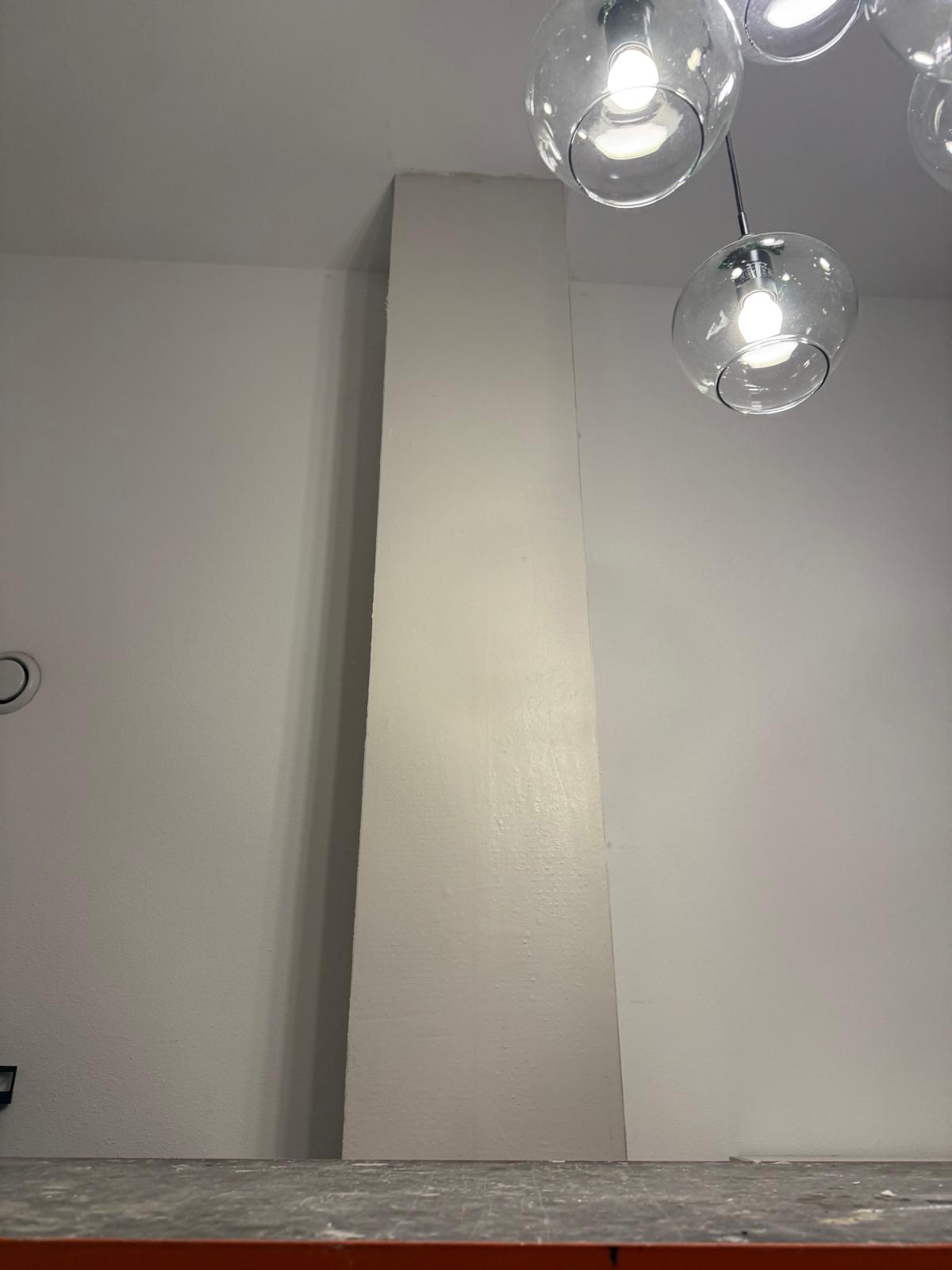 Koof afzuigkap compleet afgewerkt met hoek koof en sfeerverlichting
